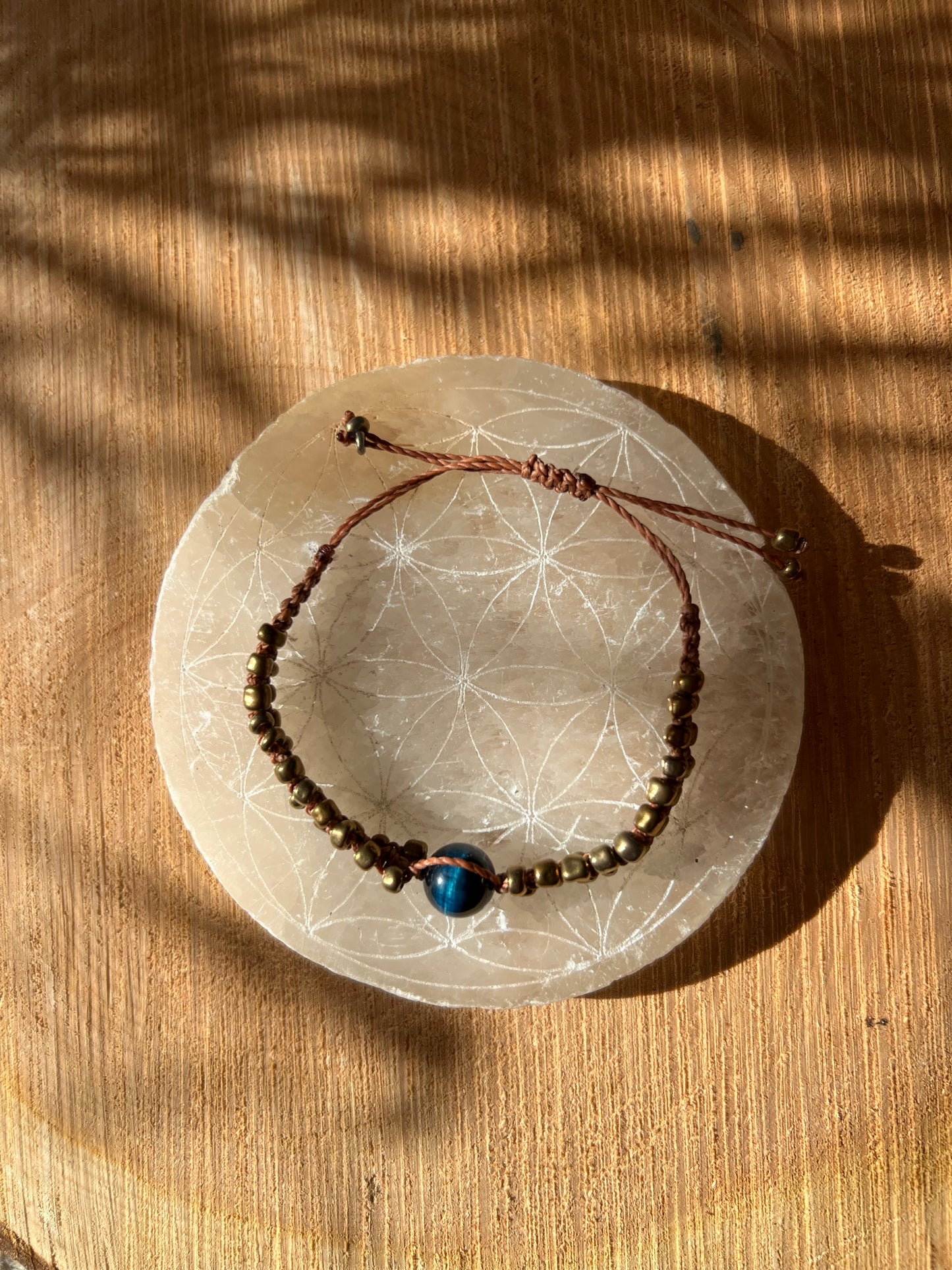 Labradorite, Macrame and Brass bead Bracelet