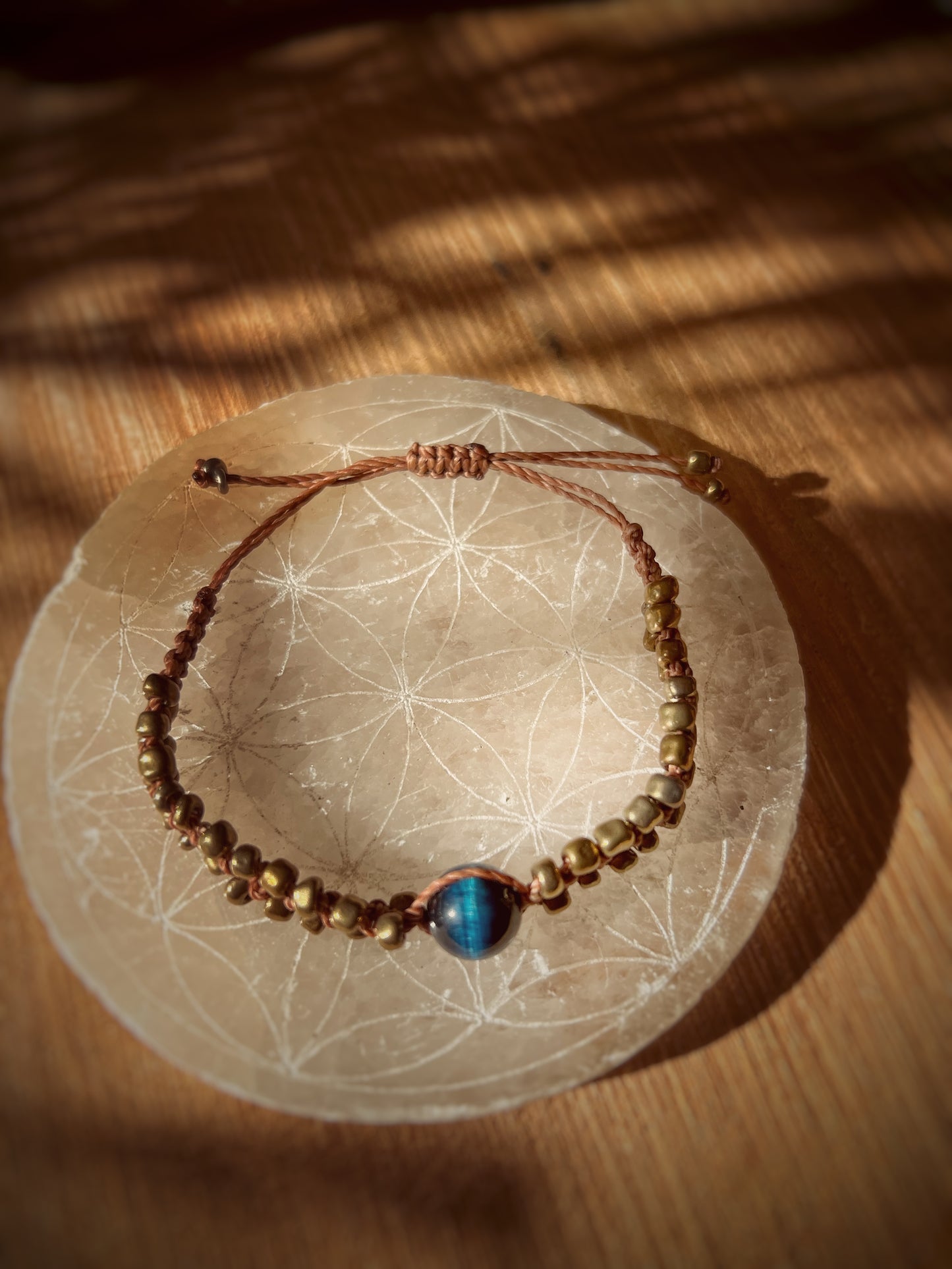 Labradorite, Macrame and Brass bead Bracelet